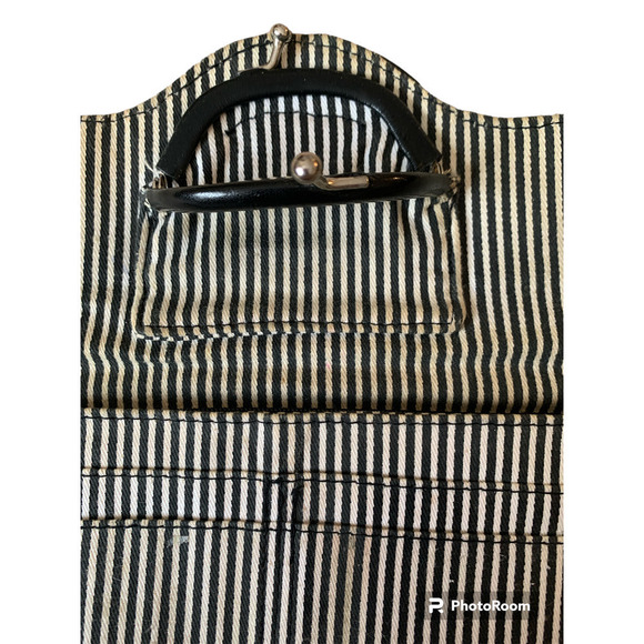 Thirty One Women's Wallet Black White Chevron Striped Tri Fold with Coin Pouch - Picture 4 of 7